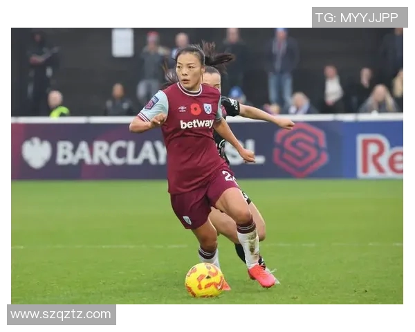 足球明星私生活揭秘与精彩瞬间大放送,尽享球场内外的魅力与风采 足球明星私生活揭秘与精彩瞬间大放送,尽享球场内外的魅力与风采